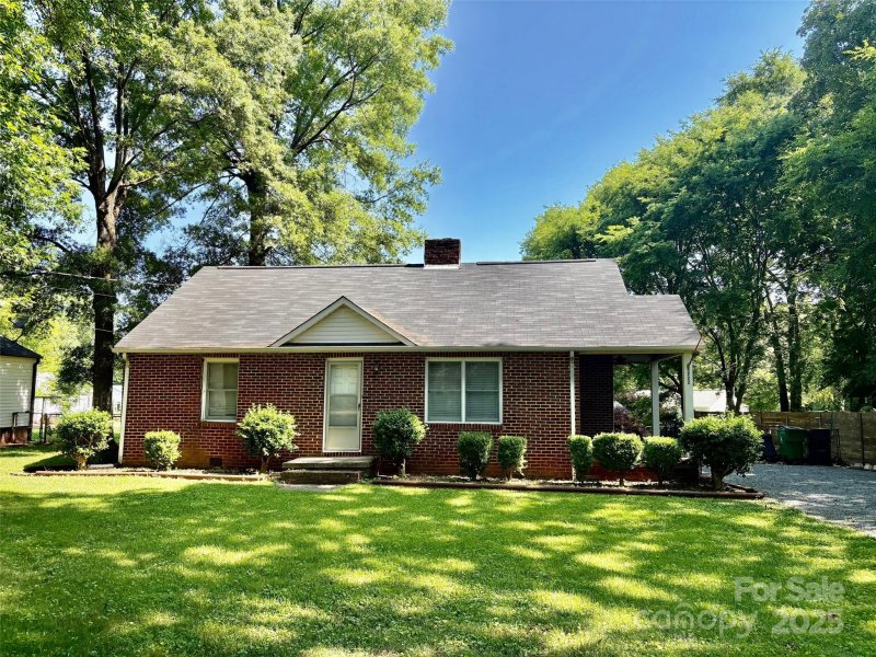 Property image 2 at 5722 Oak Drive, Charlotte, NC 28216