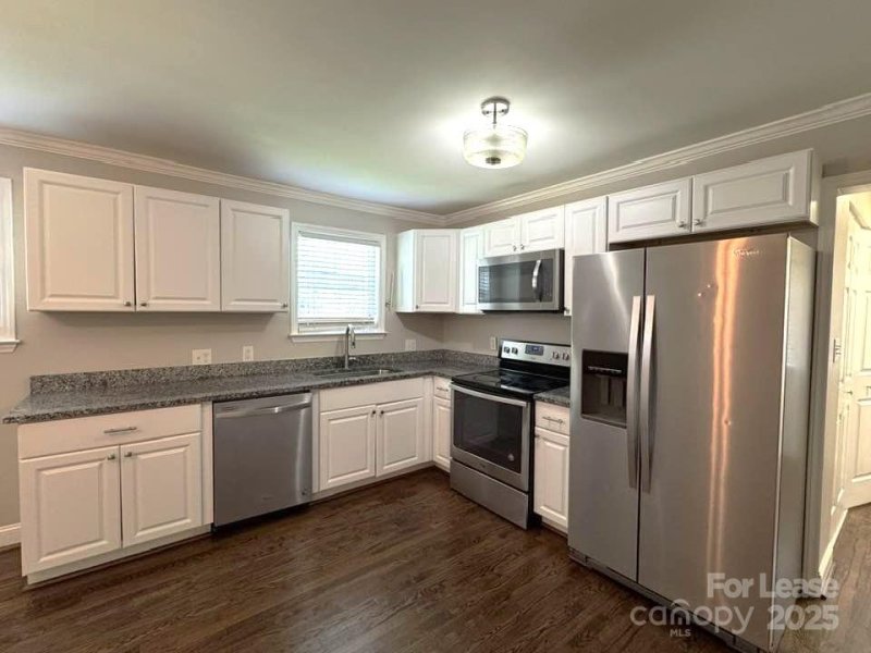 Property image 2 at 2401 Roslyn Avenue, Charlotte, NC 28208