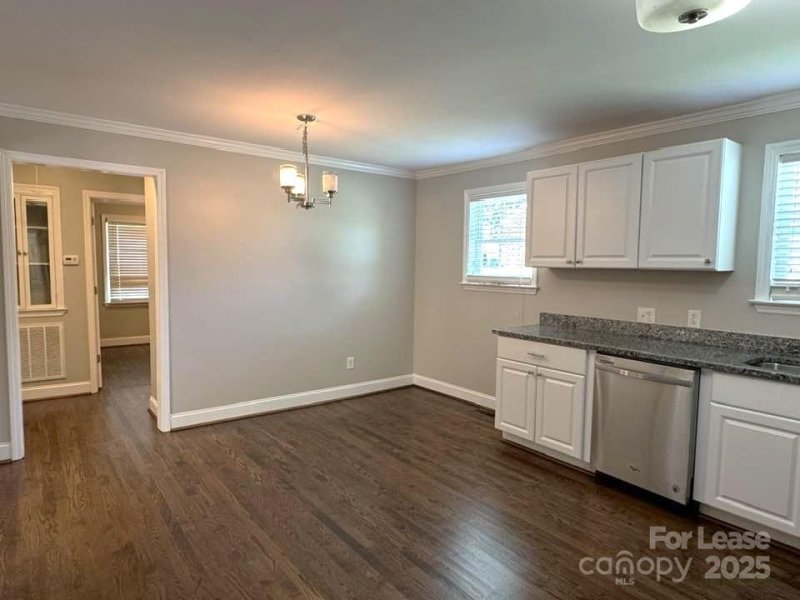 Property image 4 at 2401 Roslyn Avenue, Charlotte, NC 28208