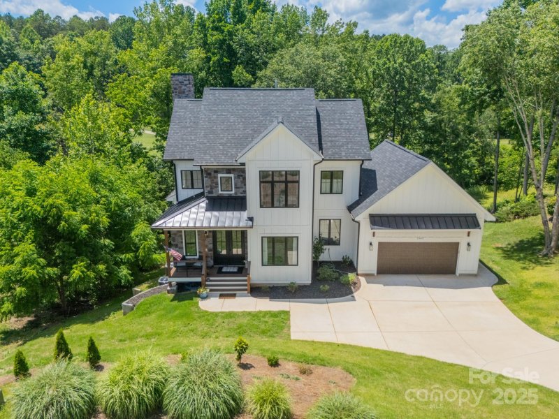 Property image 2 of 1543 Withers Drive in Verdict Ridge, Denver, NC 28037