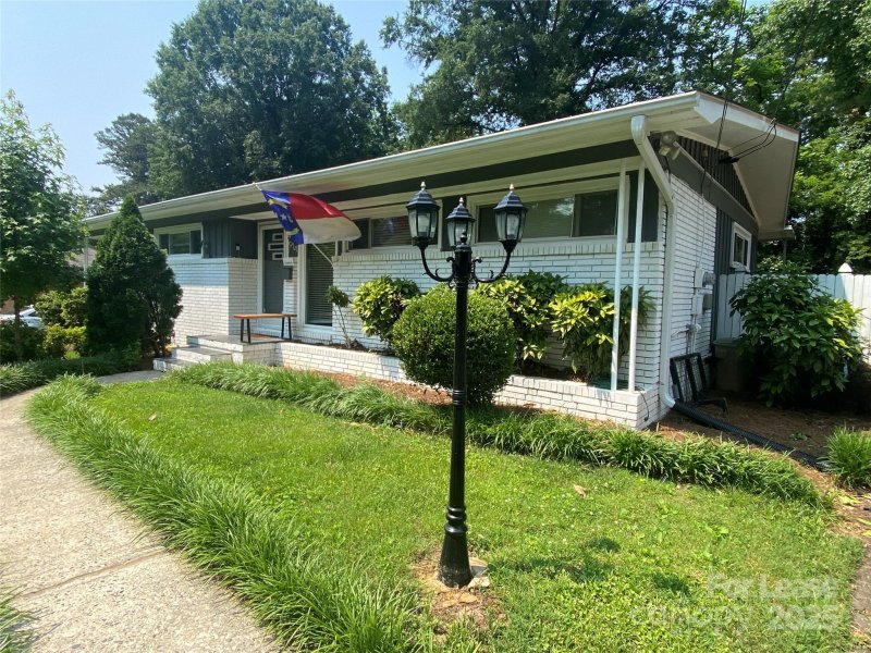 Property image 2 at 914 Burnley Road, Charlotte, NC 28210