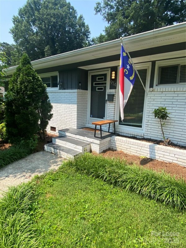 Property image 3 at 914 Burnley Road, Charlotte, NC 28210