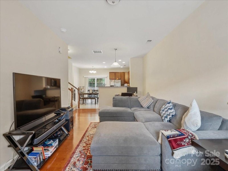 Property image 3 at 13909 Singleleaf Lane, Charlotte, NC 28278