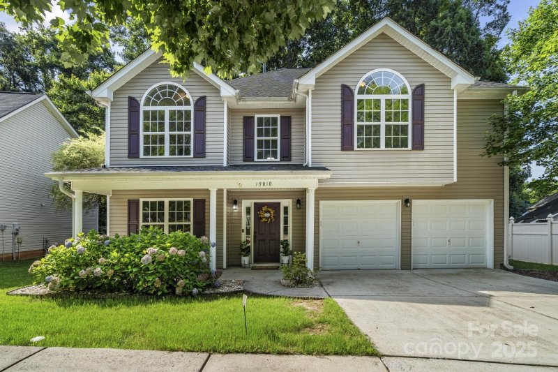 19010 Oakhurst Boulevard