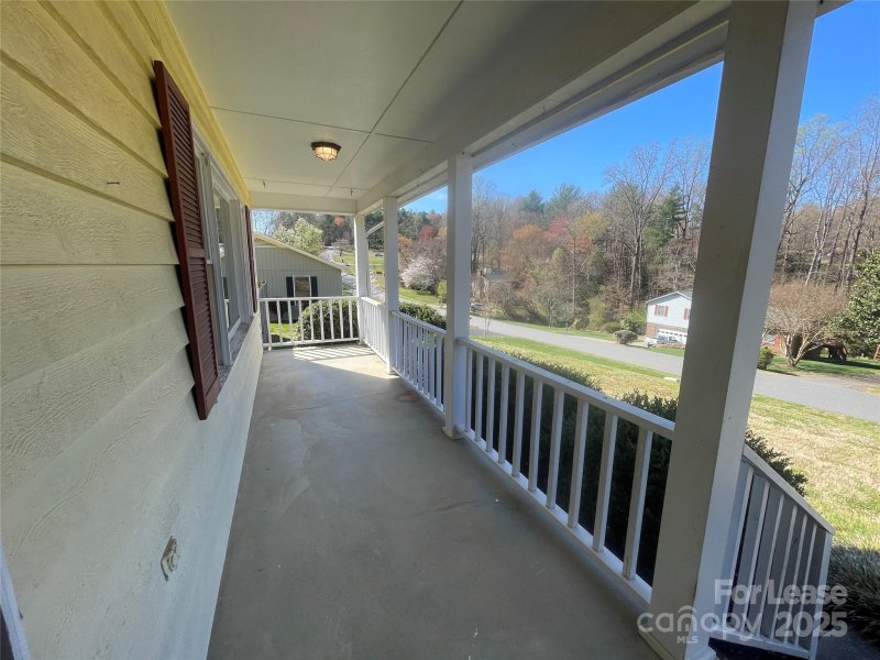 Property image 3 at 6160 Timberlane Terrace, Hickory, NC 28601