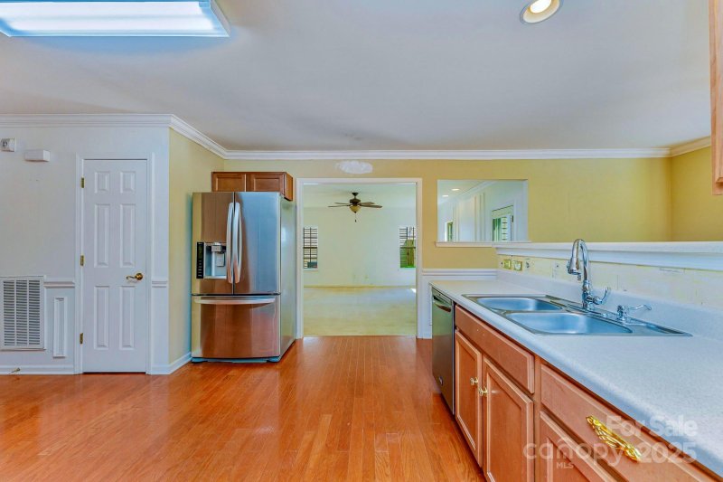Property image 3 at 1912 Darbywine Drive, Charlotte, NC 28216