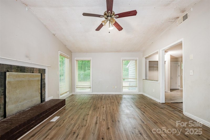 Property image 3 at 5143 Delivau Drive, Charlotte, NC 28215