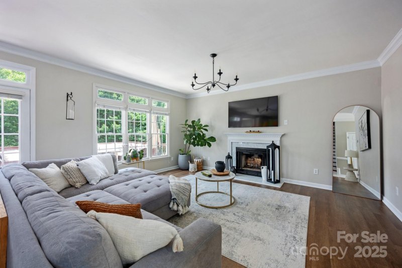Property image 2 of 5005 Chestnut Knoll Lane in Davis Lake, Charlotte, NC 28269