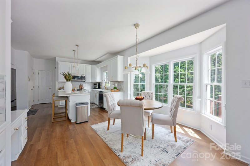 Property image 4 of 5005 Chestnut Knoll Lane in Davis Lake, Charlotte, NC 28269