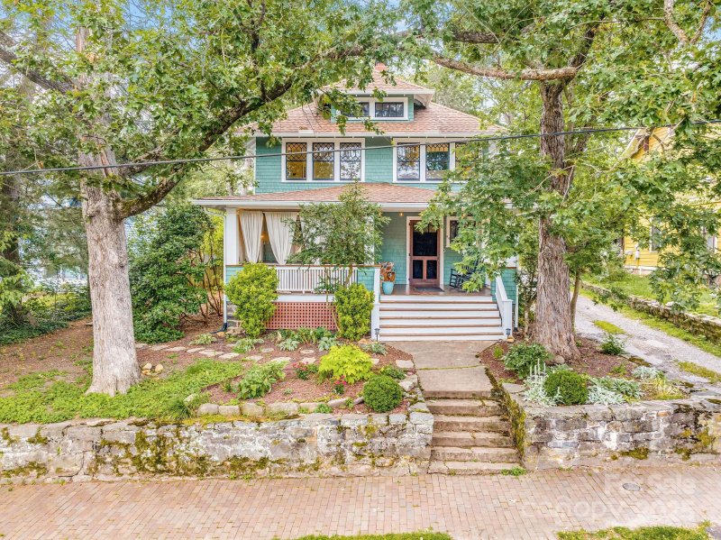 Property image 2 of 84 Elizabeth Street in Montford, Asheville, NC 28801