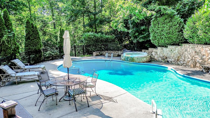 Property image 2 of 196 Col Hamptons Court in Gilbertown, Rutherfordton, NC 28139