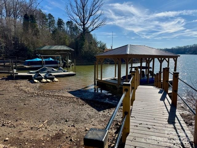 Property image 3 of 138 Island View Road in Spring Shore, Statesville, NC 28677