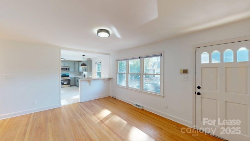 Property image 3 at 1510 Woodhill Lane, Charlotte, NC 28205