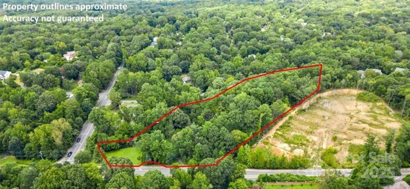 Property image 3 of 8105 Sardis Road in Sardis Beverly Park, Charlotte, NC 28270