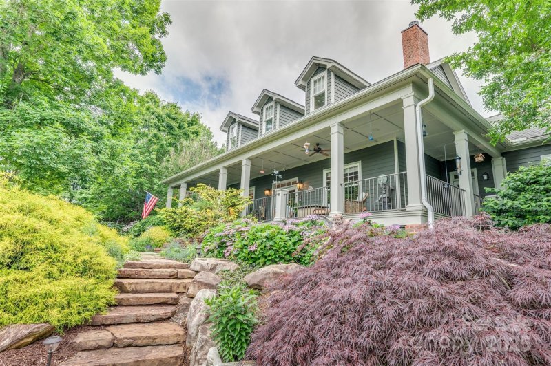 Property image 2 at 94 Spruce Hill Drive, Hendersonville, NC 28792