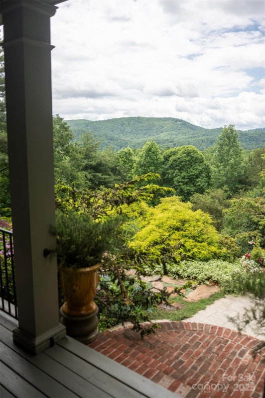 Property image 5 at 94 Spruce Hill Drive, Hendersonville, NC 28792