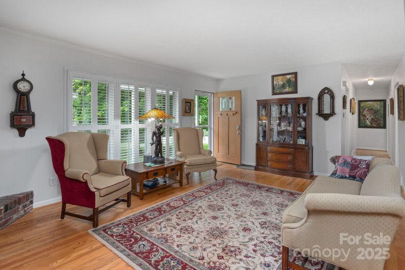 Property image 4 at 4 Sourwood Lane, Asheville, NC 28805