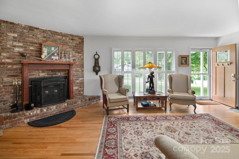 Property image 5 at 4 Sourwood Lane, Asheville, NC 28805