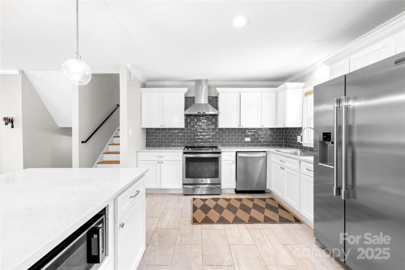 Property image 2 at 2919 Dunaire Drive, Charlotte, NC 28205