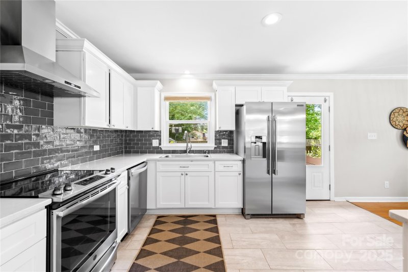 Property image 3 at 2919 Dunaire Drive, Charlotte, NC 28205