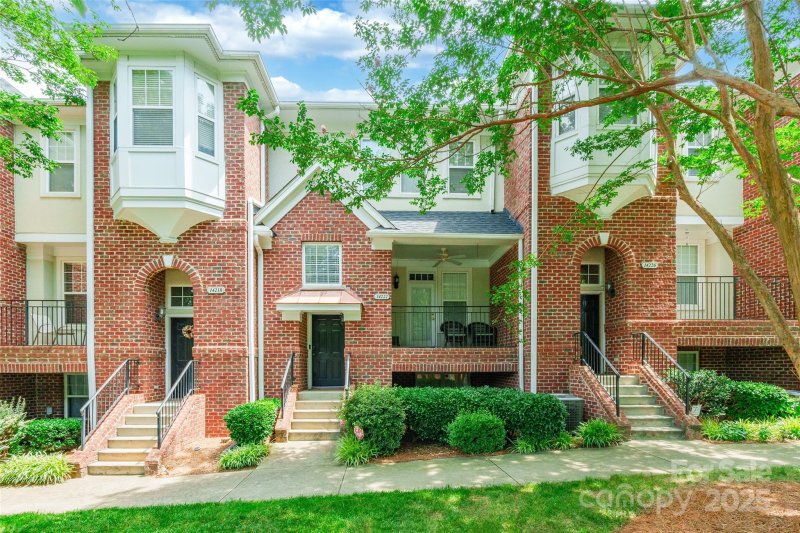 14222 Richmond Park Avenue