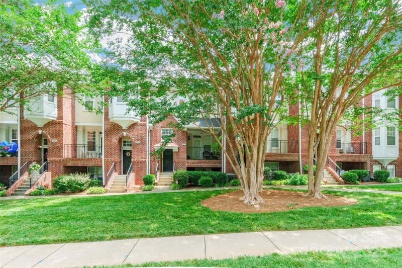 Property image 2 of 14222 Richmond Park Avenue in Richmond Hill, Charlotte, NC 28277