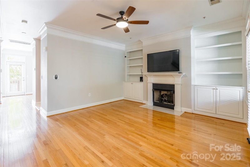 Property image 3 of 14222 Richmond Park Avenue in Richmond Hill, Charlotte, NC 28277