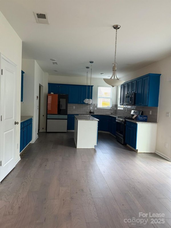 Property image 2 of 7339 Wheyfield Drive in Selwyn Landing, Charlotte, NC 28215