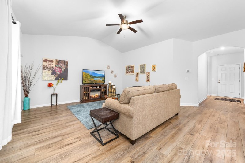 Property image 5 at 8416 Highgate Drive, Charlotte, NC 28215