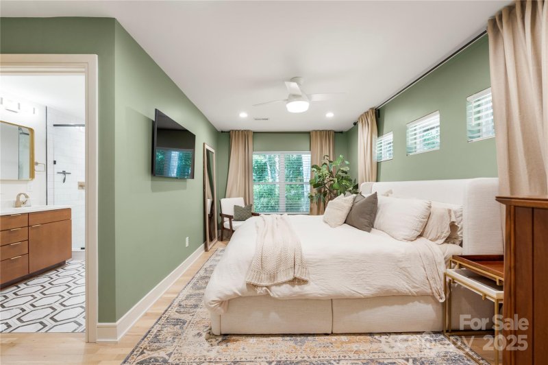 Property image 4 at 531 Manhasset Road, Charlotte, NC 28209