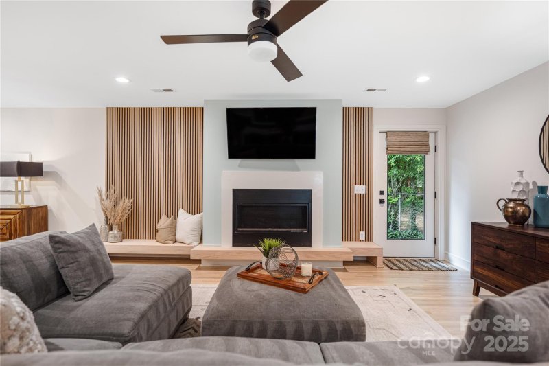 Property image 5 at 531 Manhasset Road, Charlotte, NC 28209