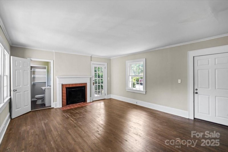 Property image 4 of 904 Edgewood Circle in Forest Hills, Gastonia, NC 28052