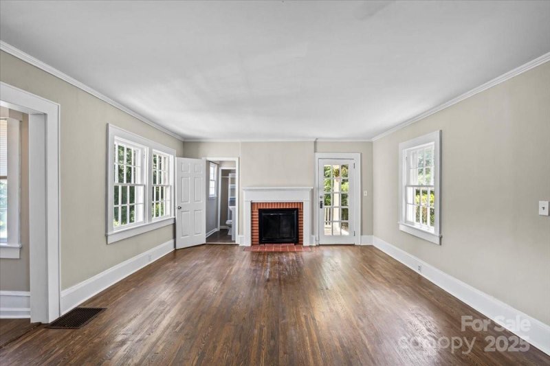 Property image 5 of 904 Edgewood Circle in Forest Hills, Gastonia, NC 28052