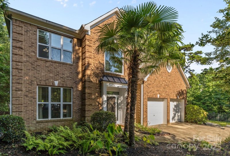 Property image 2 of 13934 Kings Carriage Lane in Harbor Club, Charlotte, NC 28278