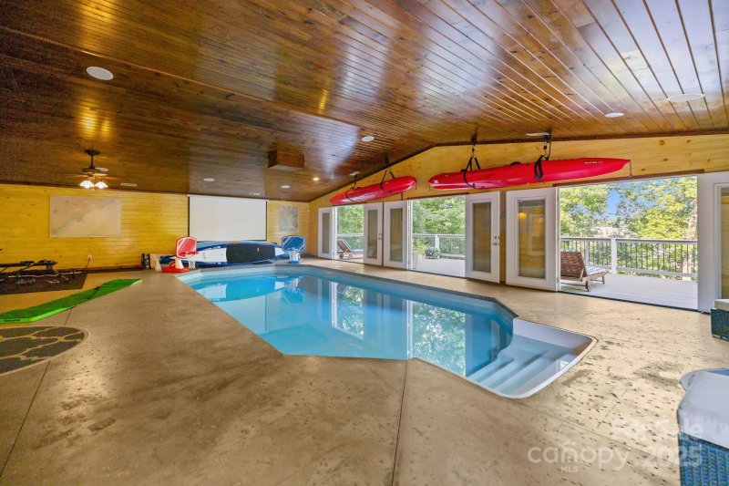 Property image 3 of 13934 Kings Carriage Lane in Harbor Club, Charlotte, NC 28278