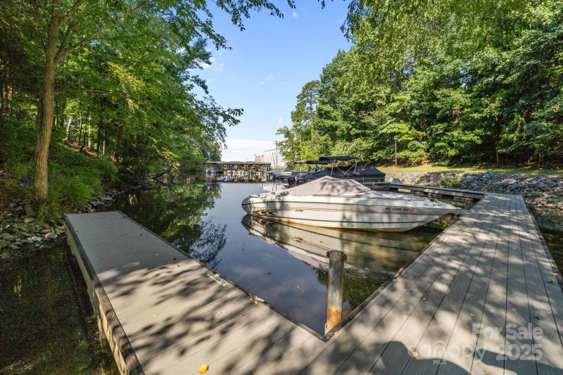 Property image 5 of 13934 Kings Carriage Lane in Harbor Club, Charlotte, NC 28278