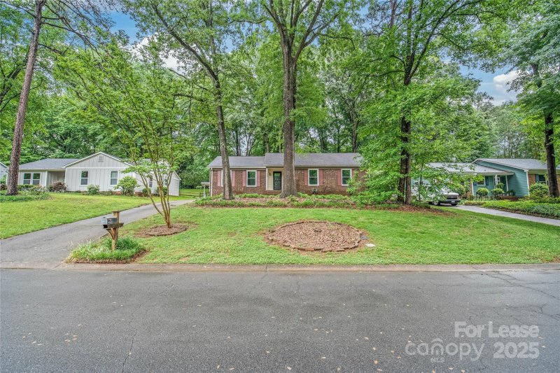 1000 Wishing Well Lane