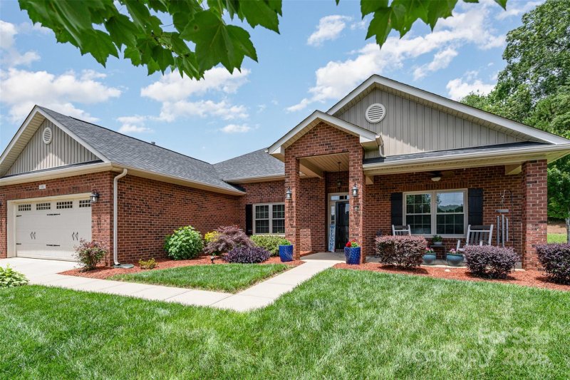 Property image 3 at 101 Harvest Farm Court, Mount Holly, NC 28120