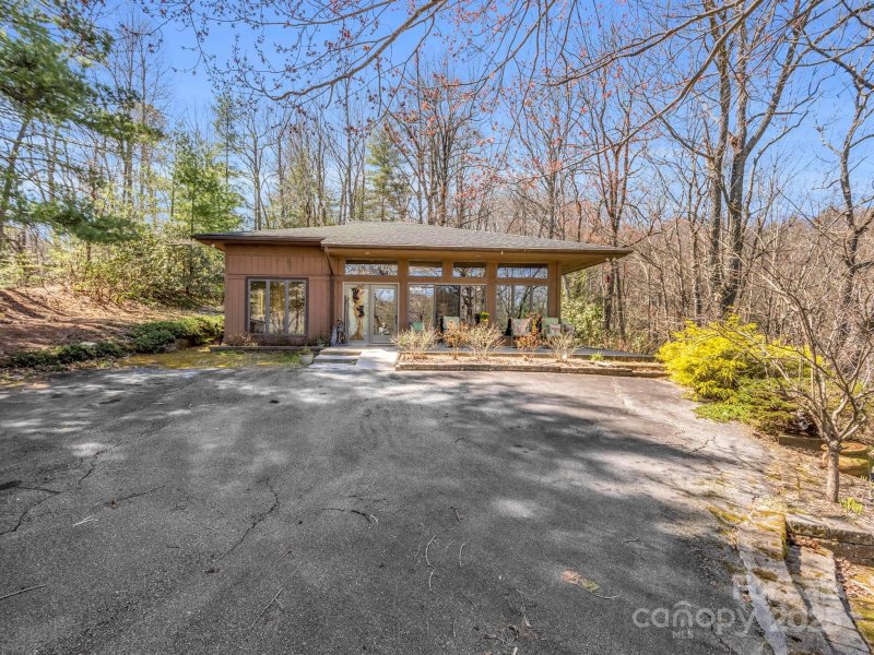 Property image 2 of 828 Foster Hill Drive in Blue Ridge Estates, Hendersonville, NC 28739