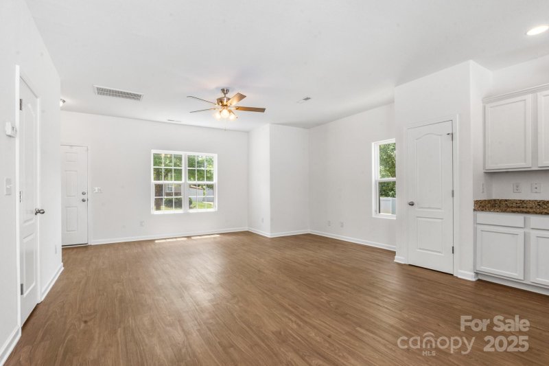 Property image 2 at 2005 Amos Oaks Lane, Charlotte, NC 28215