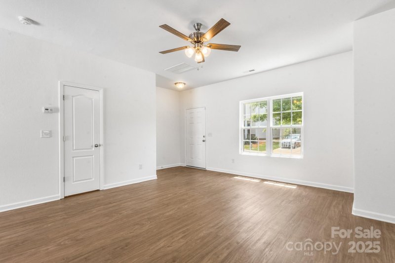 Property image 3 at 2005 Amos Oaks Lane, Charlotte, NC 28215