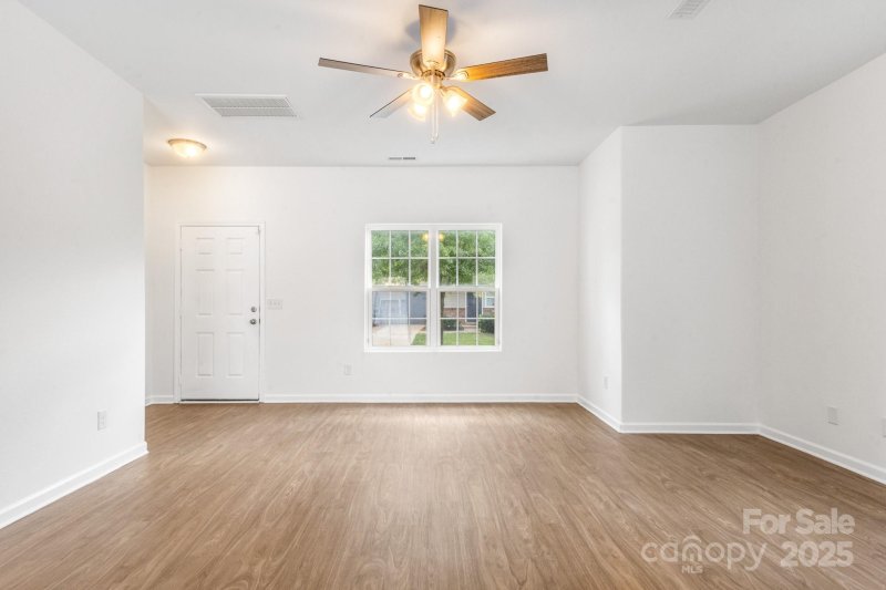 Property image 4 at 2005 Amos Oaks Lane, Charlotte, NC 28215