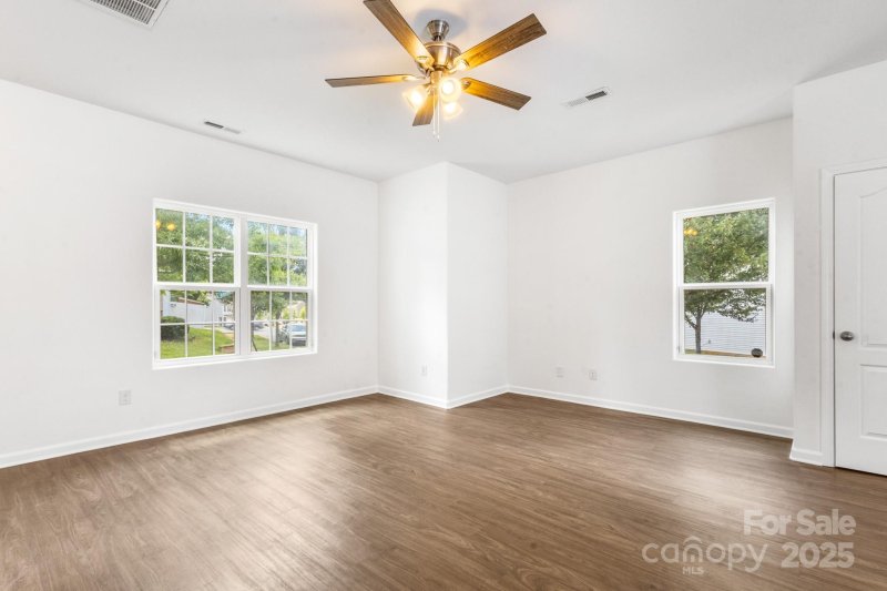 Property image 5 at 2005 Amos Oaks Lane, Charlotte, NC 28215