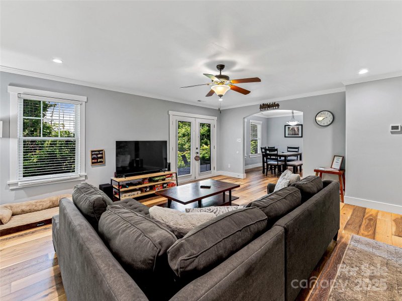 Property image 2 of 202 Mostert Drive in Baird Cove, Asheville, NC 28804