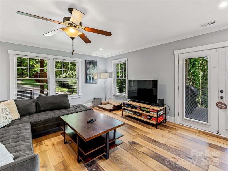 Property image 3 of 202 Mostert Drive in Baird Cove, Asheville, NC 28804