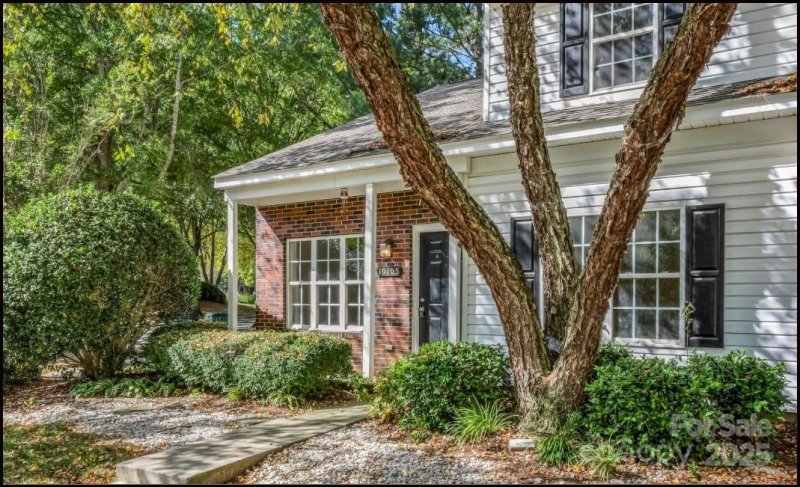 Property image 4 at 10105 Reindeer Way Lane, Charlotte, NC 28216