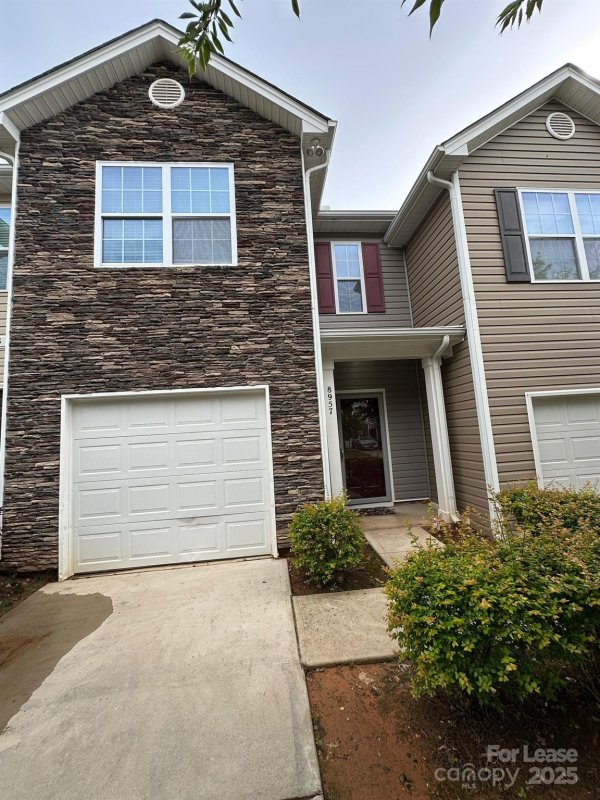 8957 Bradstreet Commons Way