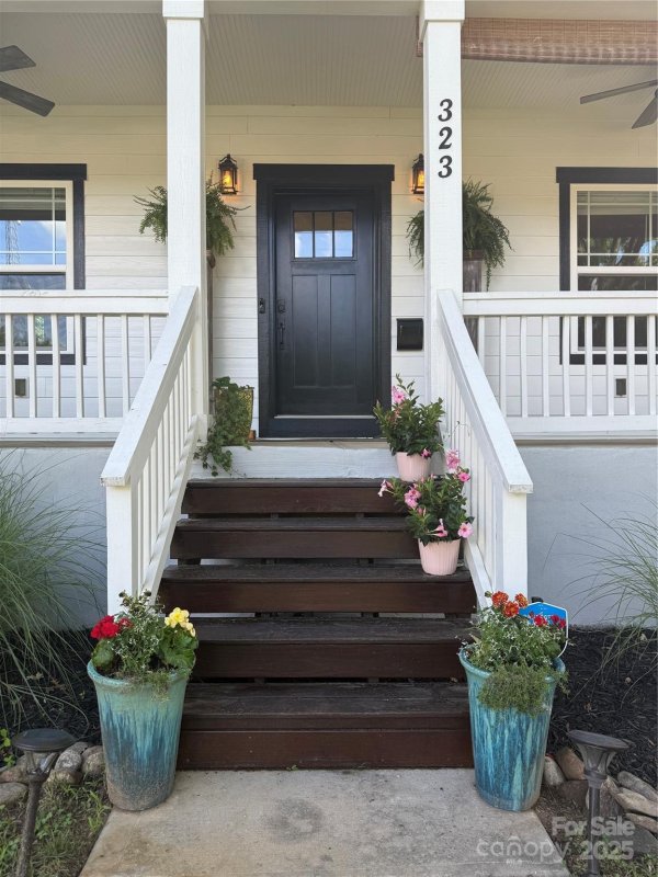 Property image 3 of 323 Keswick Avenue in Lockewood, Charlotte, NC 28206