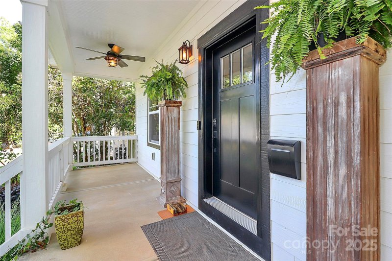 Property image 4 of 323 Keswick Avenue in Lockewood, Charlotte, NC 28206