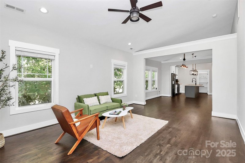 Property image 5 of 323 Keswick Avenue in Lockewood, Charlotte, NC 28206